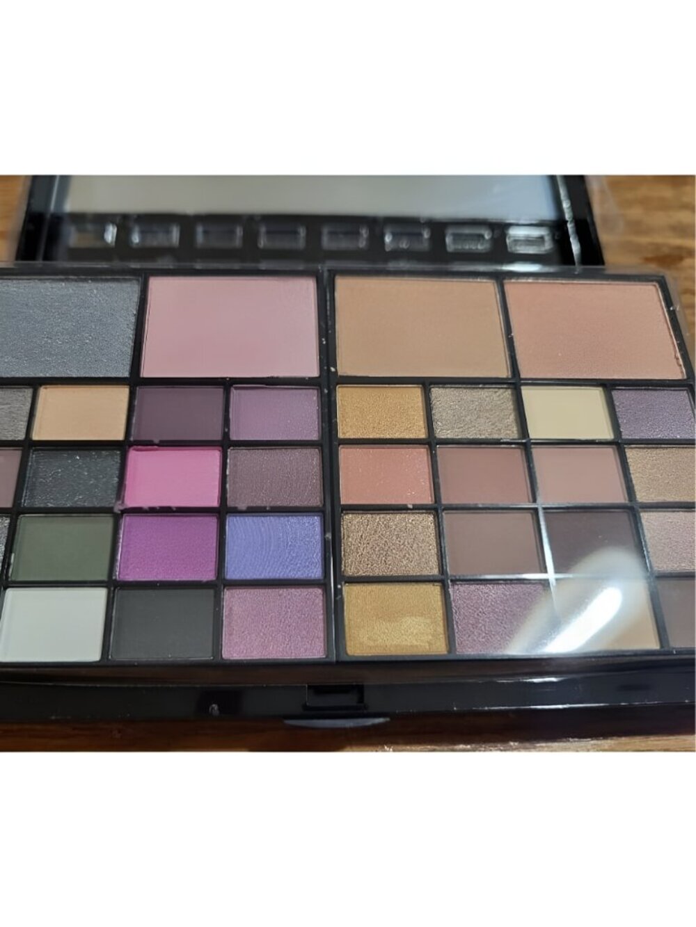All In One Makeup Gift Kit Ultimate Color Combination - Picture 2 of 3